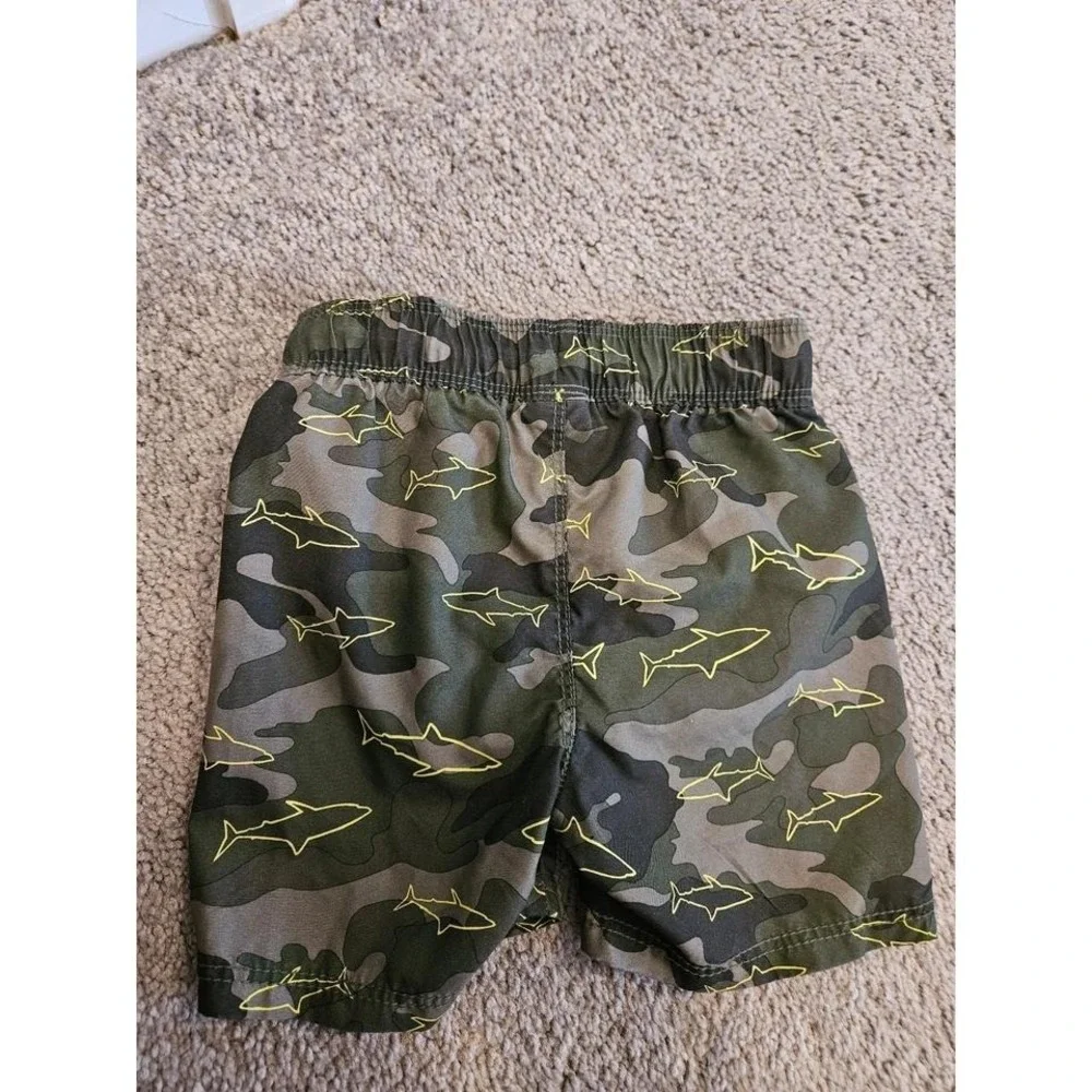Old‎ navy baby boy swim trunks 18-24 mos
